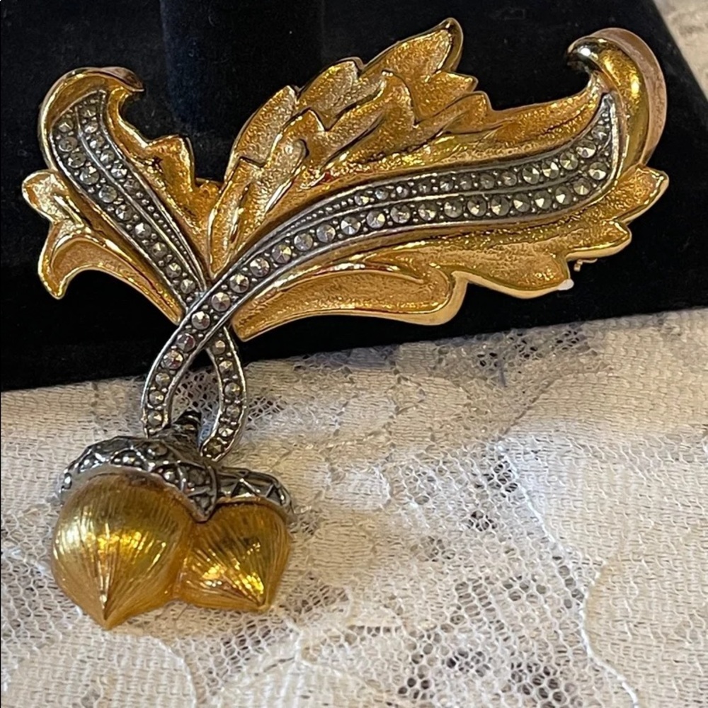 Avon acorn pin